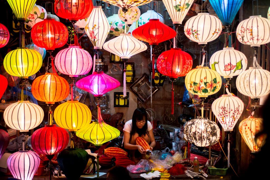 06_FD_Vietnam_Hoi-An_Lantern-Making_Hoi-An-lantern-05